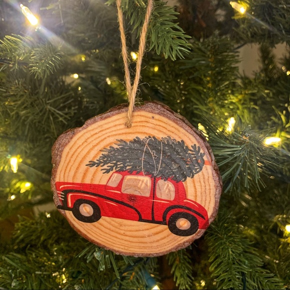 Rustic Wood Slice, Christmas Vacation Ornament, Christmas Tree Decoration - Picture 1 of 4